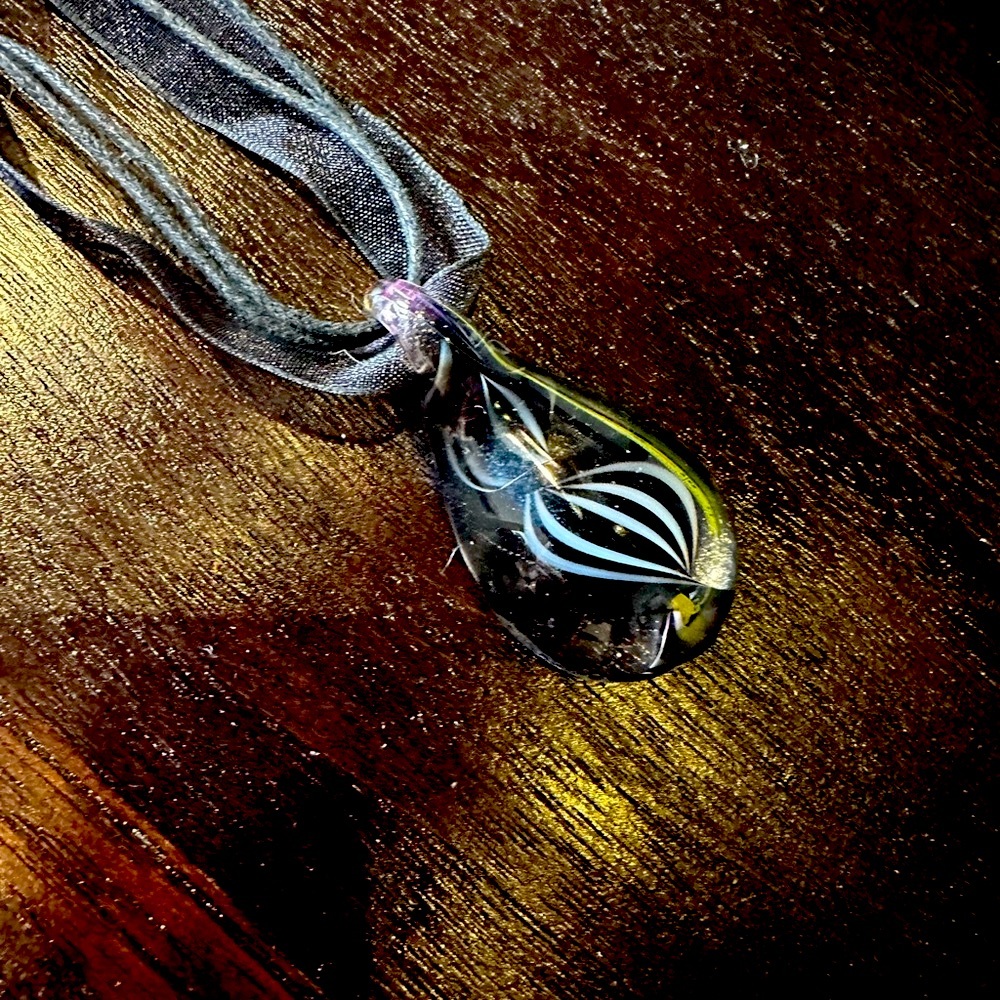 Beautiful Glass Pendant with Ribbon Necklace Black and White